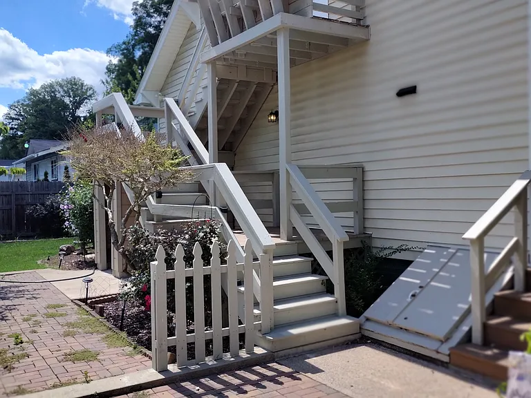 2328 Cedar Ln #B — Photo 35