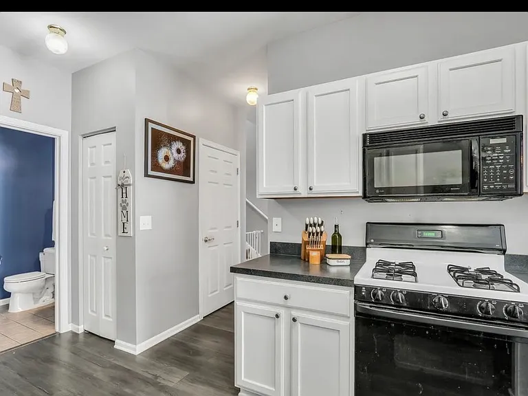 2904 Falling Waters Dr — Photo 8