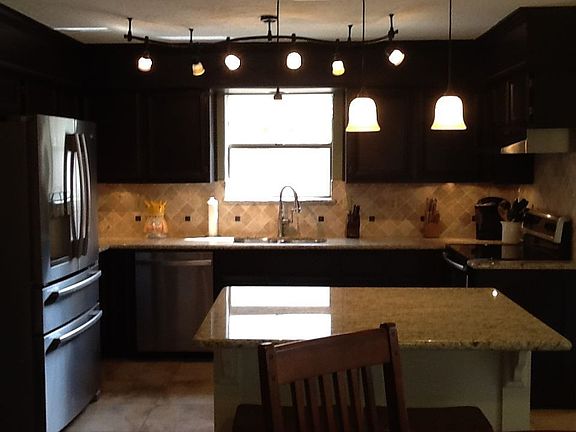 5th image of 15423 Stonehill Dr