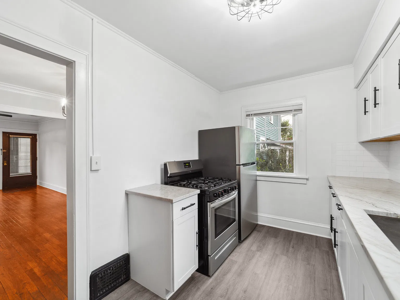 2 bed, 1200 sqft, $1,600 — Photo 2