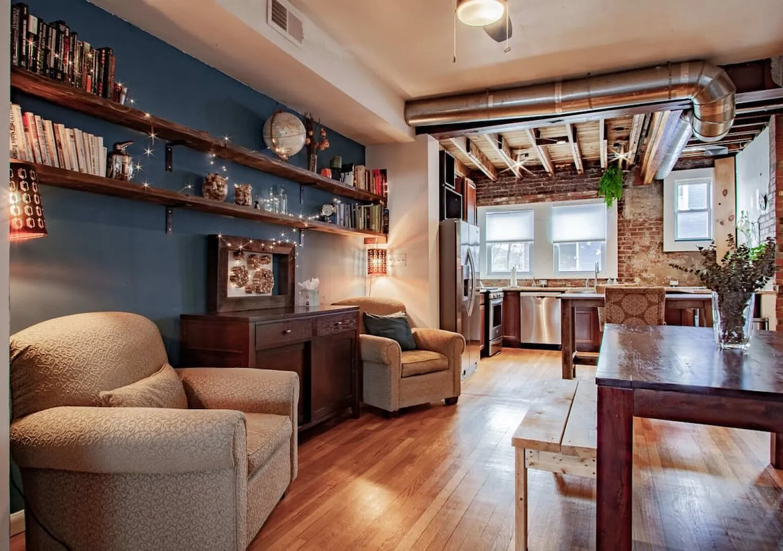 Spacious 3-Bedroom DC Townhome with Private Entrance and Parking near — Photo 1