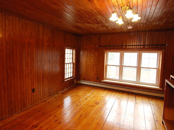 4th image of 7 Green St Ste 1