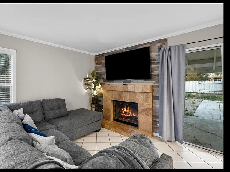 44644 Stillwater Dr — Photo 9