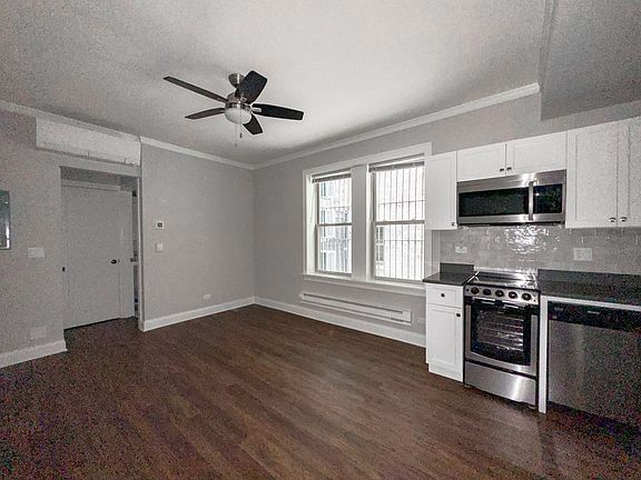 5th image of 640 W Wrightwood Ave #D301