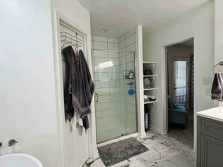 103 Meadow Creek Dr — Photo 40