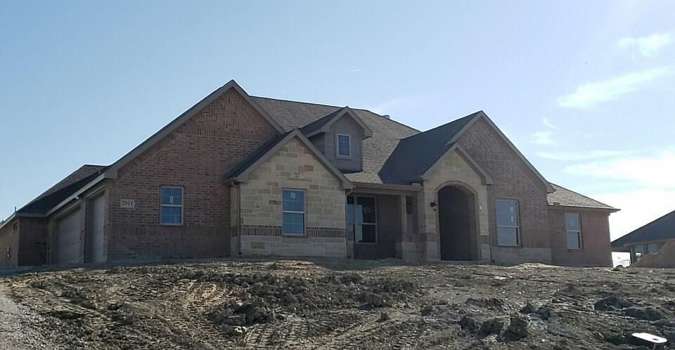 1st image of 2911 Luke Dr