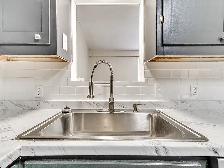 220 E Jacobs Dr — Photo 17