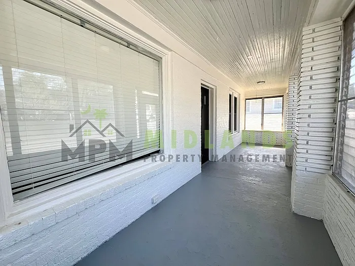 2326 Stark St #A — Photo 3