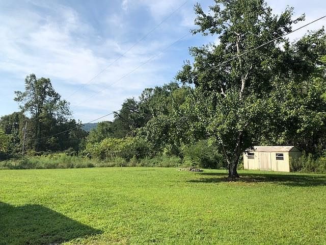 1st image of 184 Bishop Ln