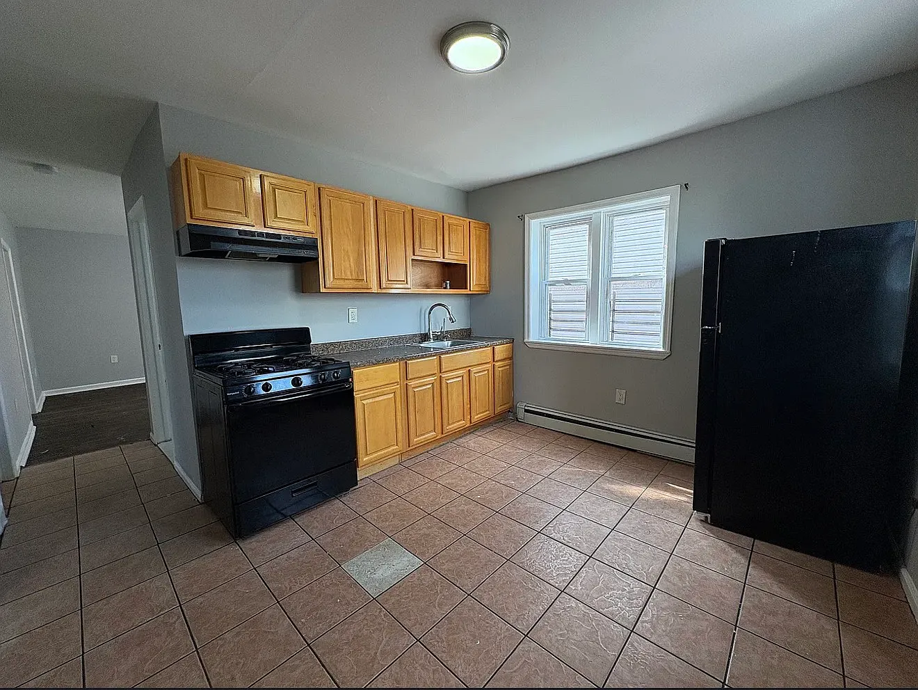 3 bed, $2,050 — Photo 1