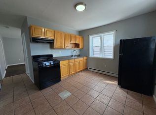 315 Court St APT 1R, Elizabethport, NJ 07206