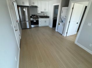 8528 N Penfield Ave, Winnetka, CA 91306