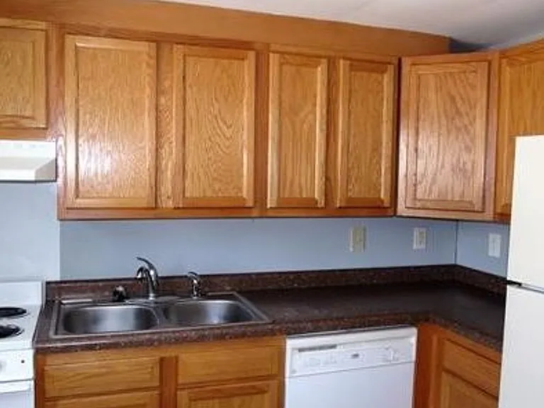 704 W Western Ave — Photo 4