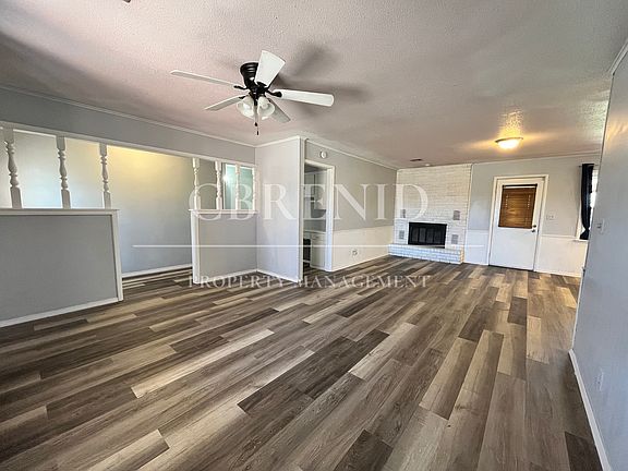 5th image of 126 Margaret Cir