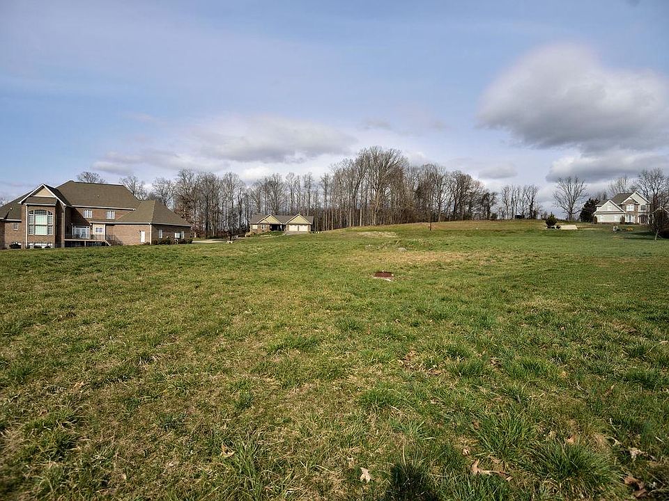 1st image of 220 Forest Ct