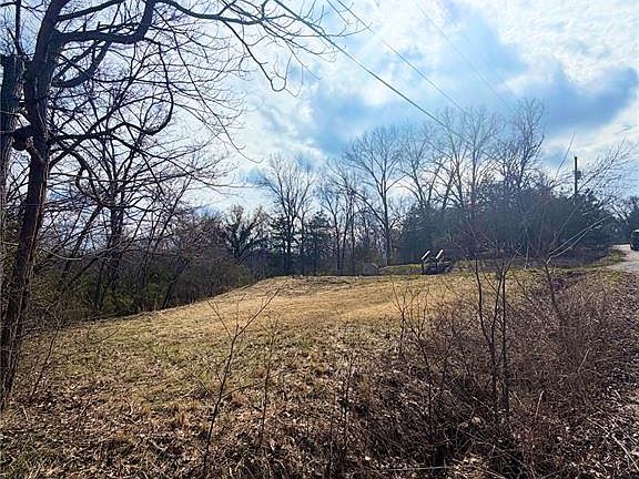 4th image of 324 Sirius Rd