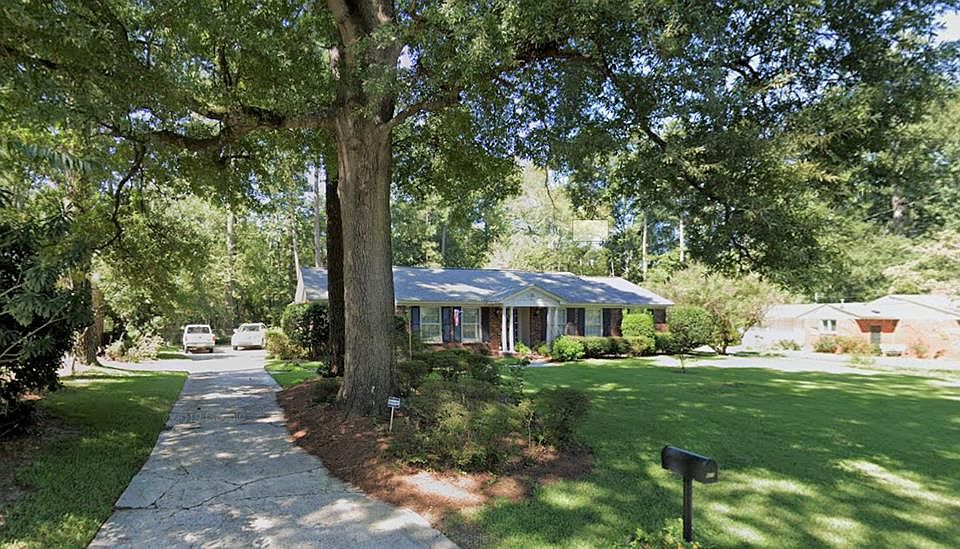 1st image of 611 Canterbury Dr