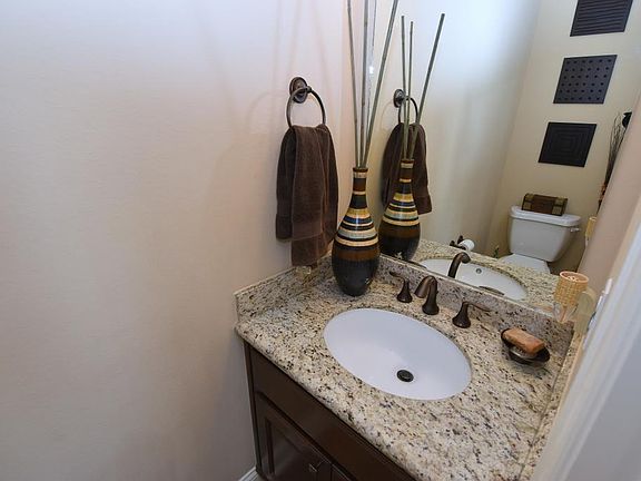 4th image of 18403 Windsor Lakes Dr