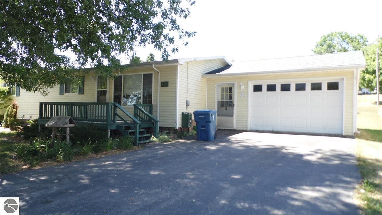402 Hayes St, Rose City, MI 48654 Zillow