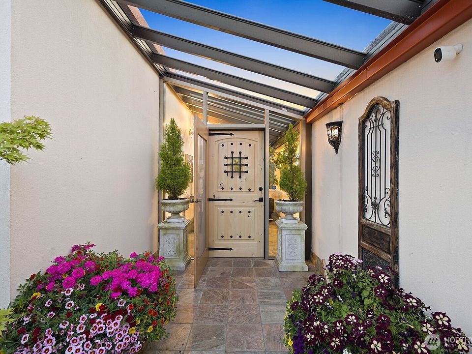 1st image of 812 S Marine Hills Way