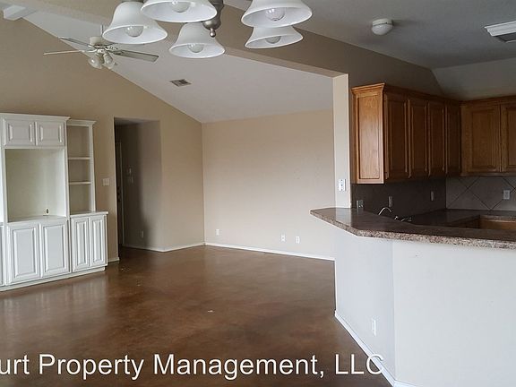 4th image of 4106 Amistad Dr