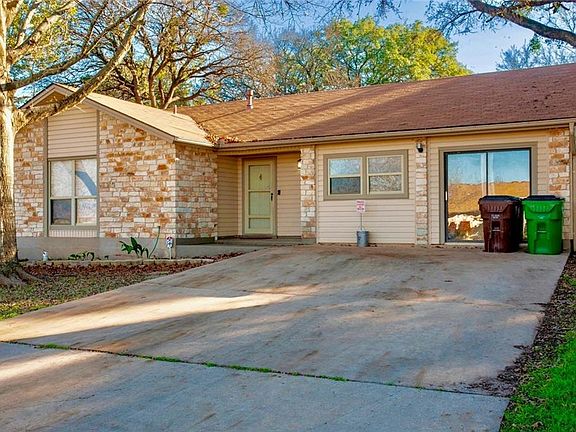3rd image of 3609 Monument Dr