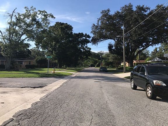 5th image of 6008 N Gunlock Ave