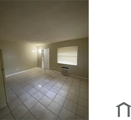 1405 NE 5th Ter #B — Photo 2