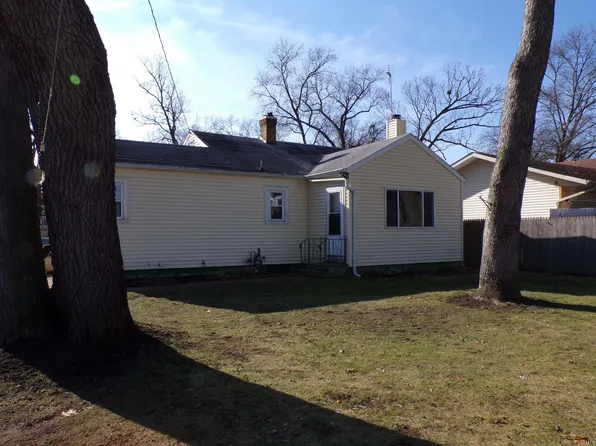 26170 Lake Dr, Elkhart, IN 46514