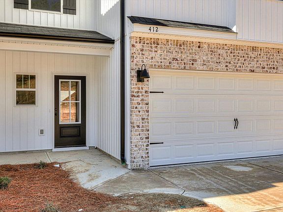 4th image of 412 Bay Meadows Drive