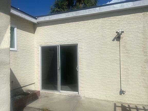 4th image of 215 N Holly Ave