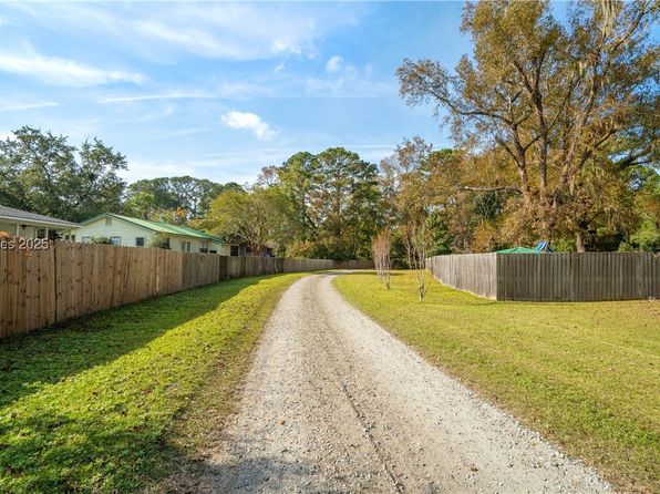 1412 Battery Creek Rd, Beaufort, SC 29902