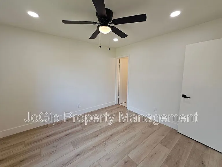 1725 R Ave — Photo 13
