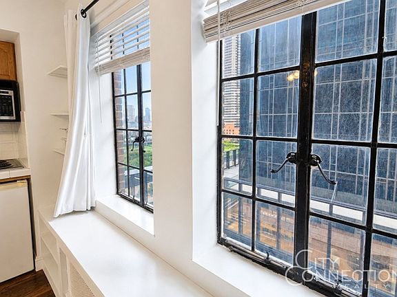 3rd image of 5 Tudor City Pl APT 222