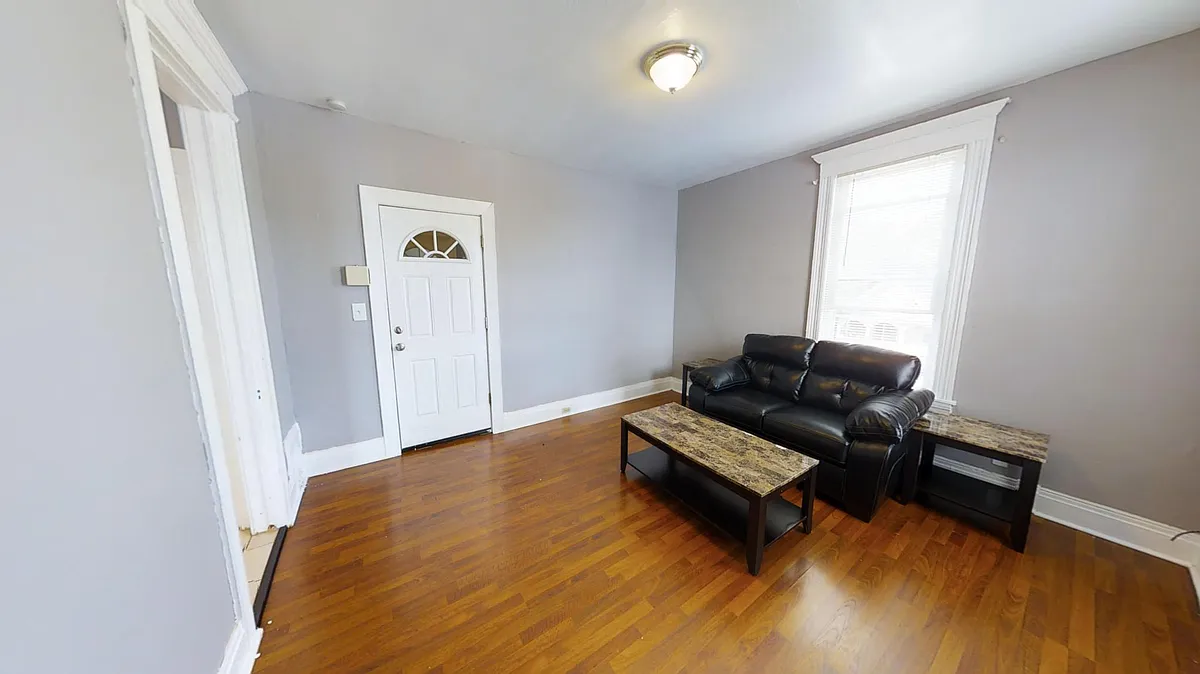 Building Photo - 1316 E Genesee St #3