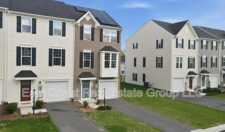 105 Dripping Spring Dr — Photo 3
