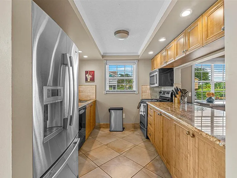 338 Waterside Dr — Photo 9
