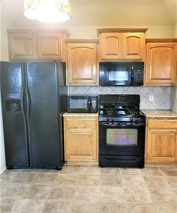 4th image of 3324 S 201 East Ave