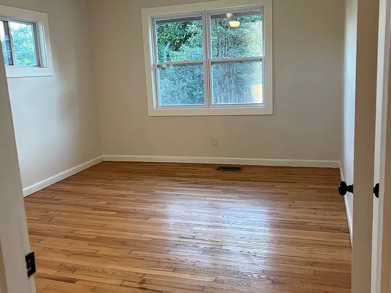 111 Perrin Ave — Photo 6