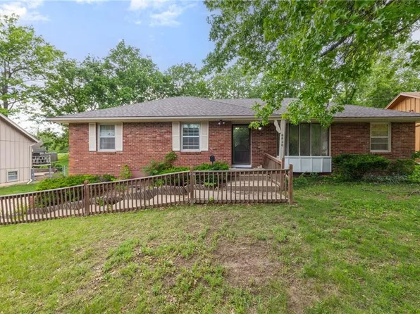 6820 Wildwood Dr, Raytown, MO 64133