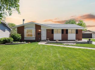 37132 Castleton Dr, Sterling Heights, MI 48312