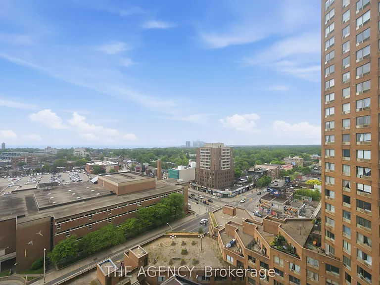 2360 Dundas St W #1613B — Photo 2