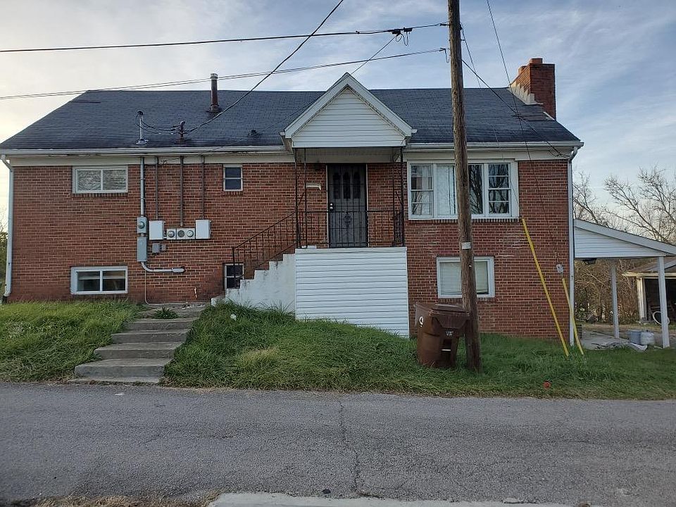 2nd image of 306 Martins Ct #B