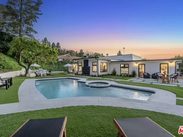 3218 Fond Dr, Encino, CA 91436