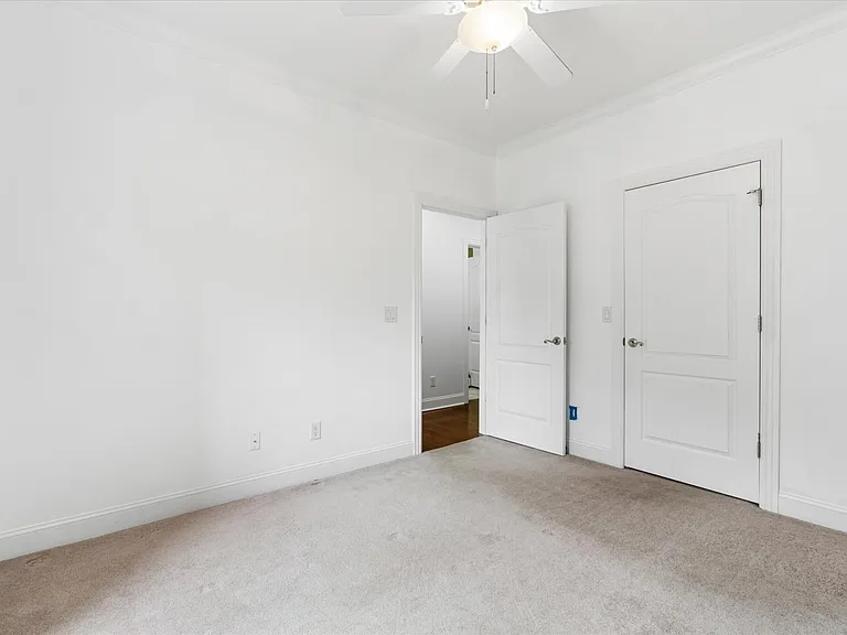 901 Renaissance Ct — Photo 18