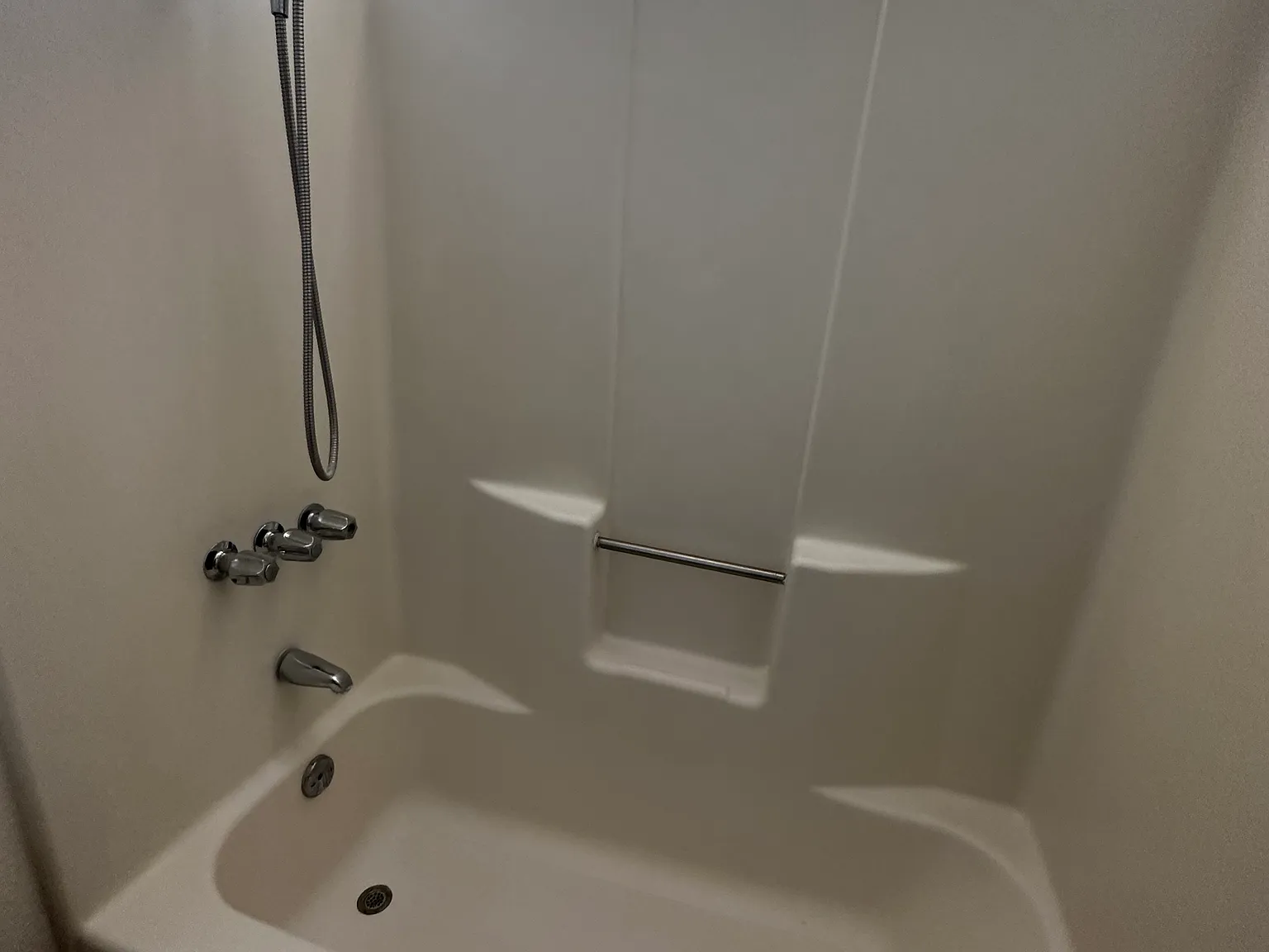 2 bed, $895 — Photo 4