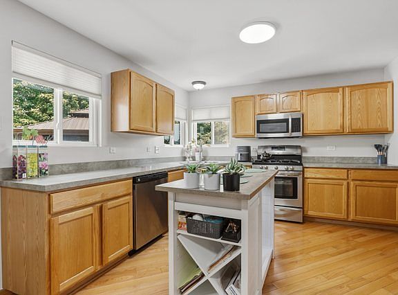 4th image of 2306 Maple Ridge Dr