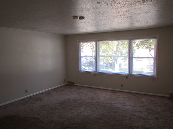 iving room