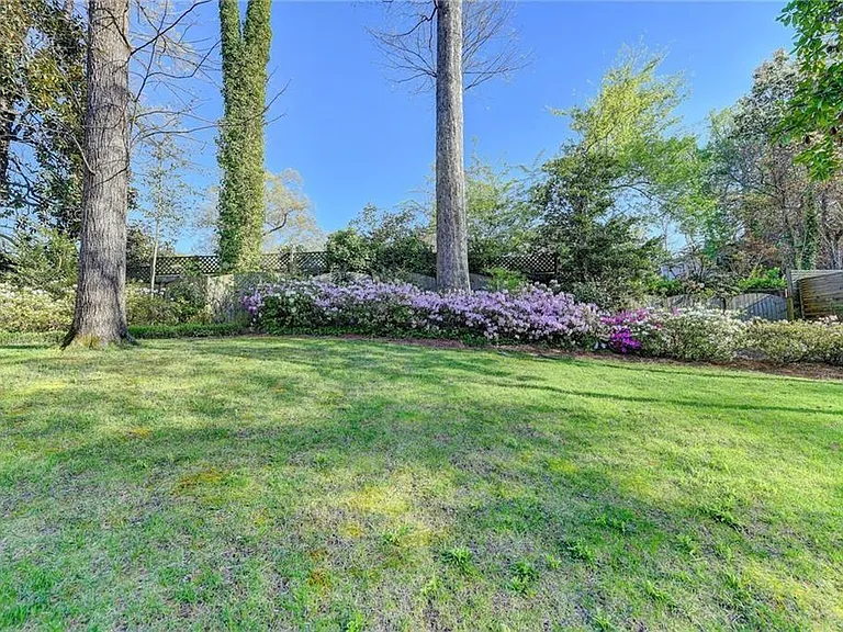1227 Sheridan Rd NE — Photo 28