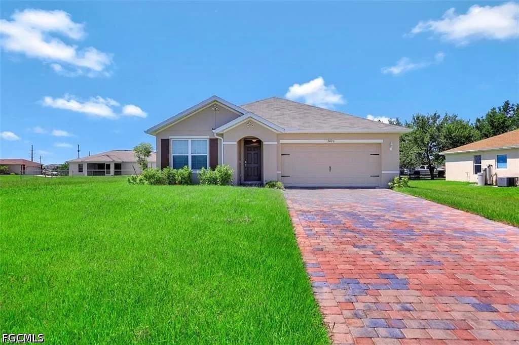 3 bed, 2.0 bath, 1700 sqft, $3,450 — Photo 1